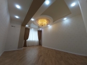 Satılır 2 otaqlı 96 m2 yeni tikili 28 May m.