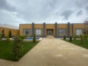 Satılır 5 otaqlı 240 m2 bağ evi Mərdəkan