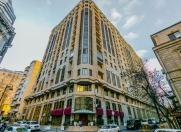 İcarəyə verilir 3 otaqlı 160 m2 yeni tikili Axundov bağı