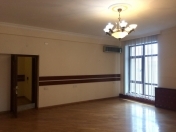 İcarəyə verilir 3 otaqlı 150 m2 ofis 28 May m.