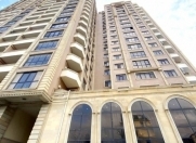 Satılır 4 otaqlı 185 m2 yeni tikili 28 May m.