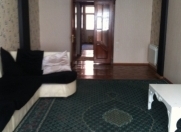 İcarəyə verilir 3 otaqlı 124 m2 yeni tikili İnşaatçılar m.