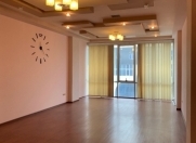 İcarəyə verilir 12 otaqlı 506 m2 ofis Nəriman Nərimanov m.