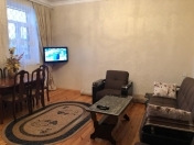 Satılır 3 otaqlı 65 m2 köhnə tikili Heydər Əliyev Mərkəzi