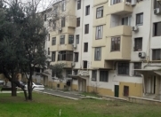 Satılır 2 otaqlı 60 m2 köhnə tikili Memar Əcəmi m.
