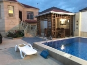 Satılır 8 otaqlı 170 m2 bağ evi Novxanı
