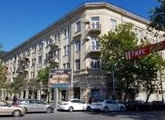 Satılır 4 otaqlı 150 m2 köhnə tikili Sahil m.