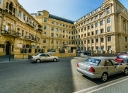 Satılır 2 otaqlı 70 m2 köhnə tikili Azneft meydanı