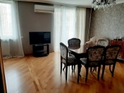 Satılır 5 otaqlı 180 m2 köhnə tikili İzmir parkı