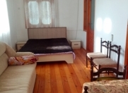 İcarəyə verilir 3 otaqlı 100 m2 köhnə tikili İçəri Şəhər m.