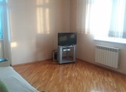 İcarəyə verilir 2 otaqlı 86 m2 köhnə tikili Heydər Əliyev Mərkəzi