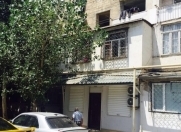 Satılır 1 otaqlı 35 m2 köhnə tikili Memar Əcəmi m.
