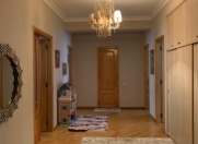 İcarəyə verilir 4 otaqlı 190 m2 yeni tikili Yasamal r.