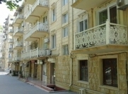 Satılır 1 otaqlı 25 m2 köhnə tikili Sahil m.