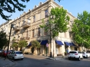 Satılır 4 otaqlı 300 m2 obyekt Sahil m.