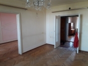 İcarəyə verilir 4 otaqlı 90 m2 köhnə tikili Qara Qarayev m.