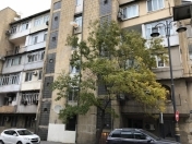 Satılır 2 otaqlı 65 m2 köhnə tikili Sahil m.