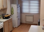 Satılır 2 otaqlı 70 m2 köhnə tikili Elmlər Akademiyası m.