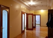 Satılır 3 otaqlı 150 m2 yeni tikili 28 May m.
