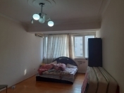 Satılır 5 otaqlı 200 m2 yeni tikili Dövlət Statistika Komitəsi