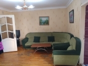 İcarəyə verilir 2 otaqlı 60 m2 köhnə tikili İnşaatçılar m.