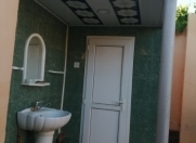 Satılır 4 otaqlı 3.4 m2 həyət evi Binə