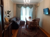 Satılır 2 otaqlı 65 m2 köhnə tikili Həzi Aslanov