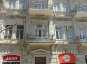 İcarəyə verilir 5 otaqlı 220 m2 köhnə tikili Nəsimi r.