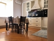 Satılır 4 otaqlı 160 m2 yeni tikili Memar Əcəmi m.
