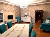 Satılır 4 otaqlı 170 m2 yeni tikili İnşaatçılar m.