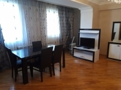 İcarəyə verilir 2 otaqlı 71 m2 köhnə tikili Elmlər Akademiyası m.