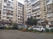 Satılır 4 otaqlı 100 m2 köhnə tikili İnşaatçılar m.