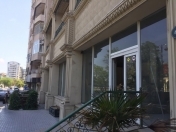 İcarəyə verilir 3 otaqlı 290 m2 obyekt Nərimanov r.