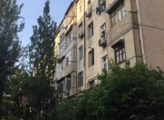 Satılır 3 otaqlı 70 m2 köhnə tikili 4 mkr