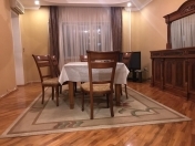 Satılır 3 otaqlı 135 m2 yeni tikili Bakı Dövlət Universiteti