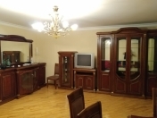İcarəyə verilir 3 otaqlı 100 m2 köhnə tikili İçəri Şəhər m.