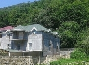 İcarəyə verilir 4 otaqlı 120 m2 həyət evi Qax