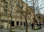 Satılır 3 otaqlı 160 m2 köhnə tikili Sahil m.