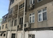 Satılır 2 otaqlı 45 m2 köhnə tikili Nəsimi r.