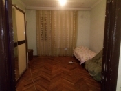 Satılır 4 otaqlı 70 m2 köhnə tikili 8 km