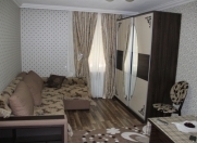 İcarəyə verilir 1 otaqlı 36 m2 köhnə tikili İnşaatçılar m.