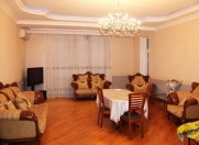 İcarəyə verilir 4 otaqlı 210 m2 yeni tikili Gənclik m.