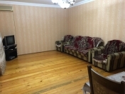 İcarəyə verilir 3 otaqlı 80 m2 köhnə tikili Heydər Əliyev Mərkəzi