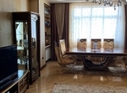 Satılır 4 otaqlı 209 m2 yeni tikili 28 May m.