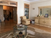 Satılır 3 otaqlı 140 m2 yeni tikili 28 May m.
