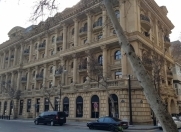 Satılır 4 otaqlı 170 m2 köhnə tikili Sahil m.