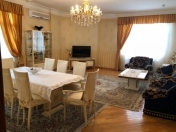 İcarəyə verilir 4 otaqlı 220 m2 yeni tikili Elmlər Akademiyası m.