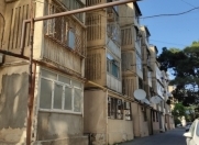 Satılır 2 otaqlı 45 m2 köhnə tikili İzmir parkı
