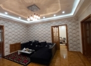 Satılır 4 otaqlı 140 m2 köhnə tikili 28 May m.