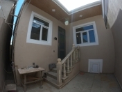 Satılır 90 otaqlı 3 m2 həyət evi Binəqədi